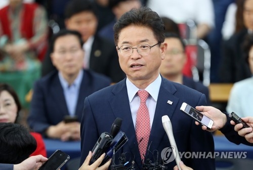 소감 밝히는 이철우