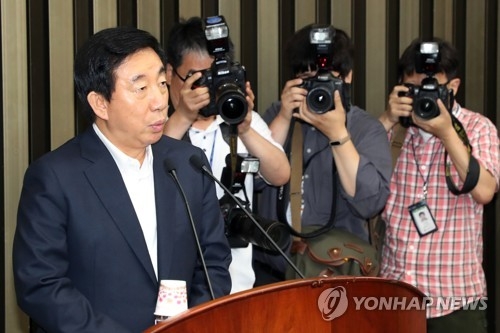 김성태 "원내대표 사퇴 요구 받아들일 수 없다"(종합) - 1