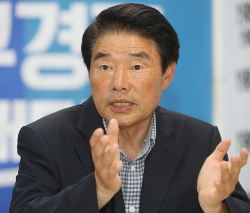 인터뷰하는 정천석 울산 동구청장