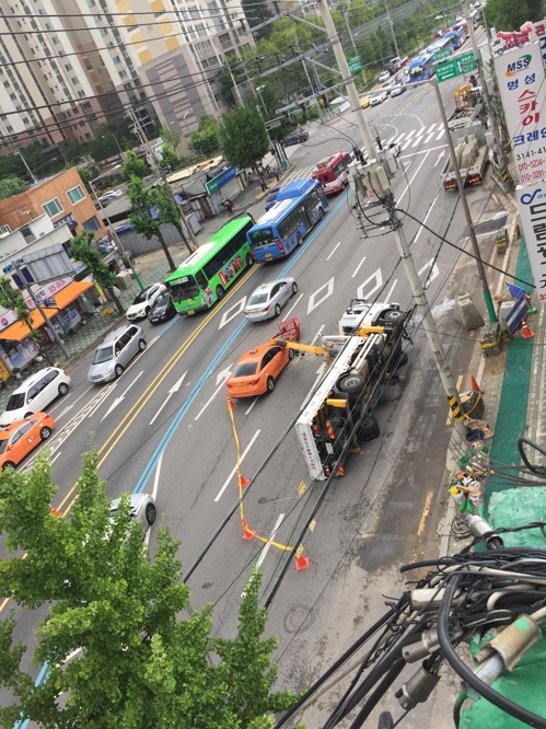 크레인 무너진 북가좌삼거리
