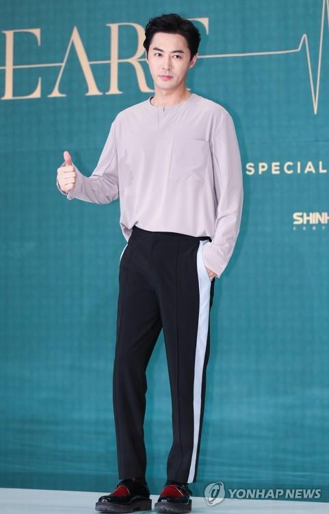 훤칠한 전진