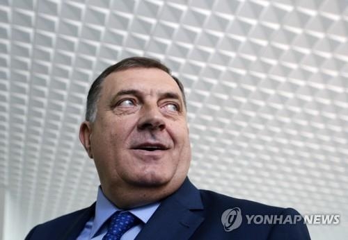 보스니아 대선에서 승리한 친러 민족주의자 밀로라드 도디크