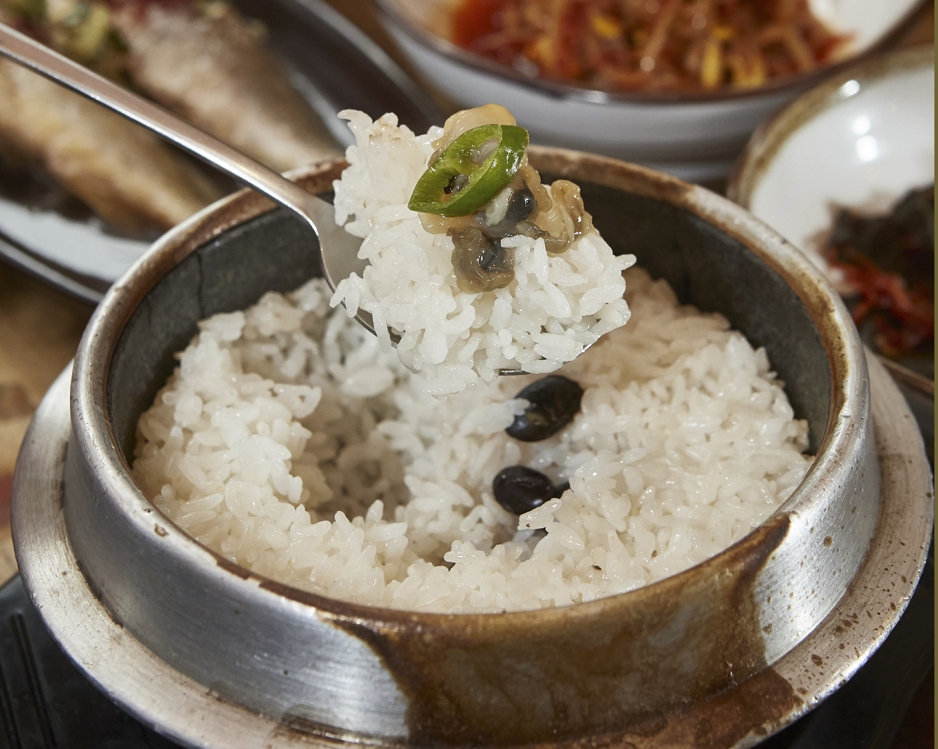 윤기가 자르르 흐르는 이천 쌀밥(임귀주)