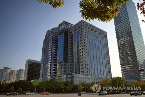 내년부터 AI가 금융상품 약관심사…기간 ⅓로 단축 - 1