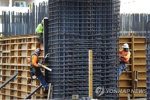 美 주간 실업수당 청구 21만6천 건…2천 건 증가 - 1