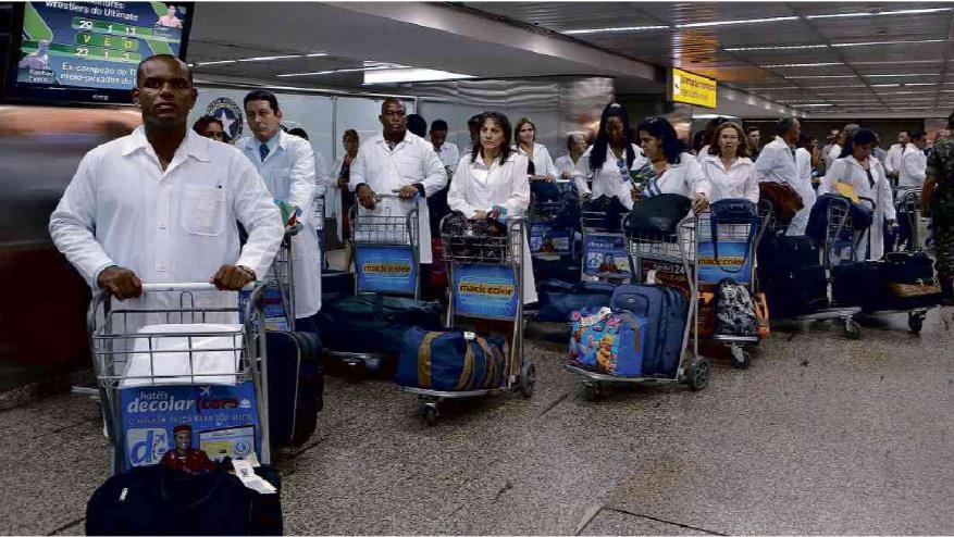 지난 2013년 상파울루에 도착한 쿠바 의사들 [브라질 일간 폴랴 지 상파울루]