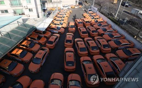 '택시파업'에 멈춰 선 택시