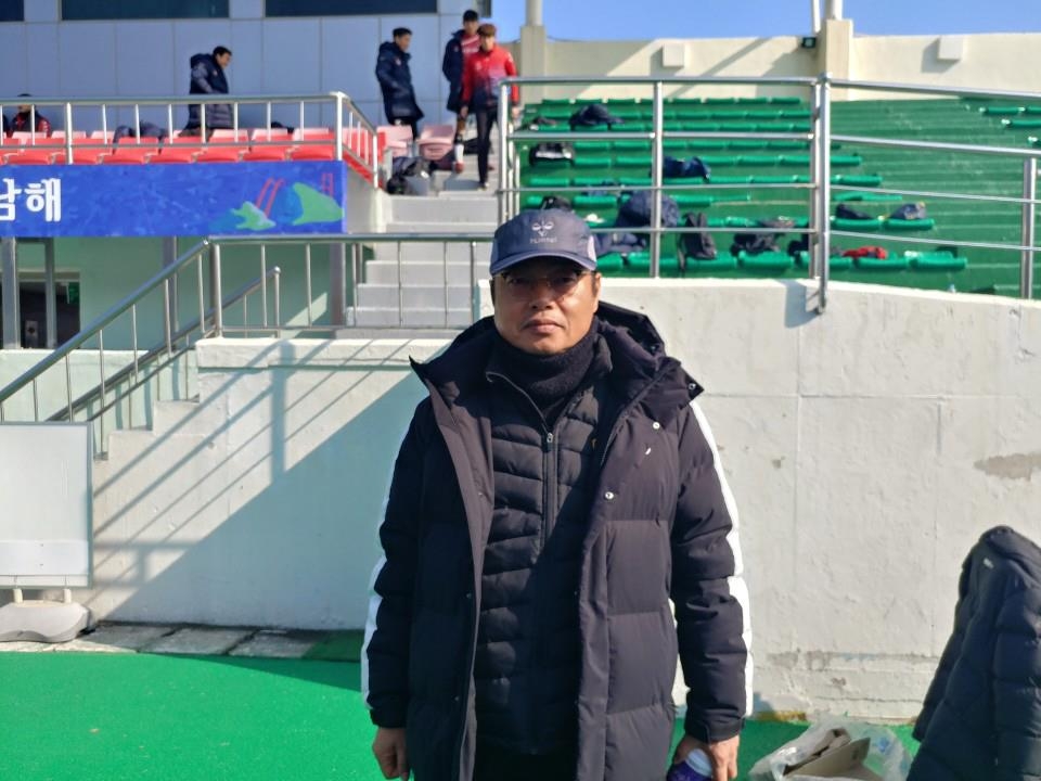 경남FC의 김종부 감독