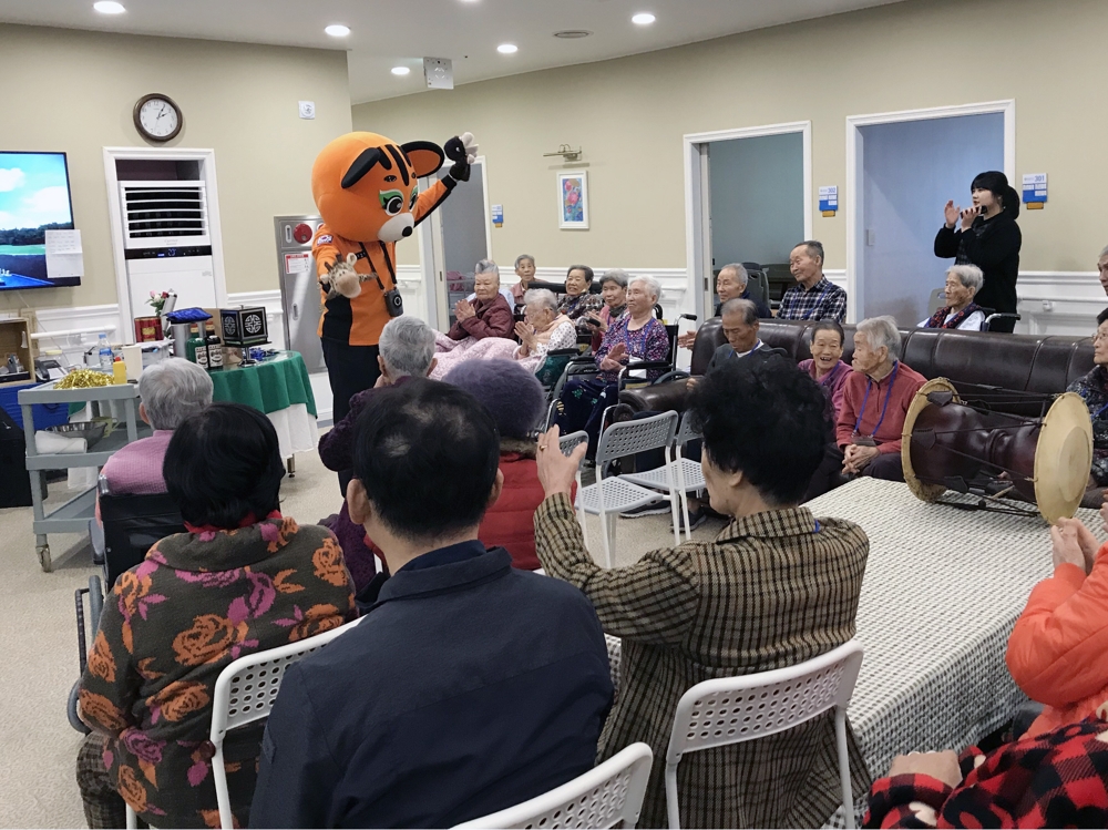 인형 탈 쓴 김성철 문흥119안전센터장