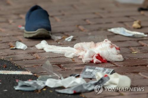 피 묻은 붕대