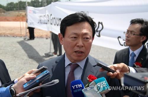 미국 공장 기공식에 참석했을 당시의 신동빈 회장