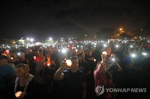 미 플로리다 고교 총기참사 추모 집회