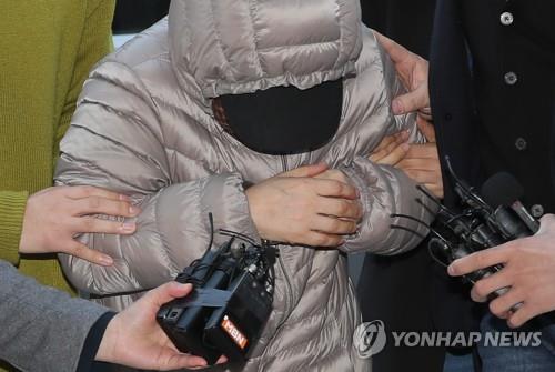 생후 14개월 된 영아를 학대한 혐의를 받는 아이돌보미 김모(58)씨[연합뉴스 자료사진]