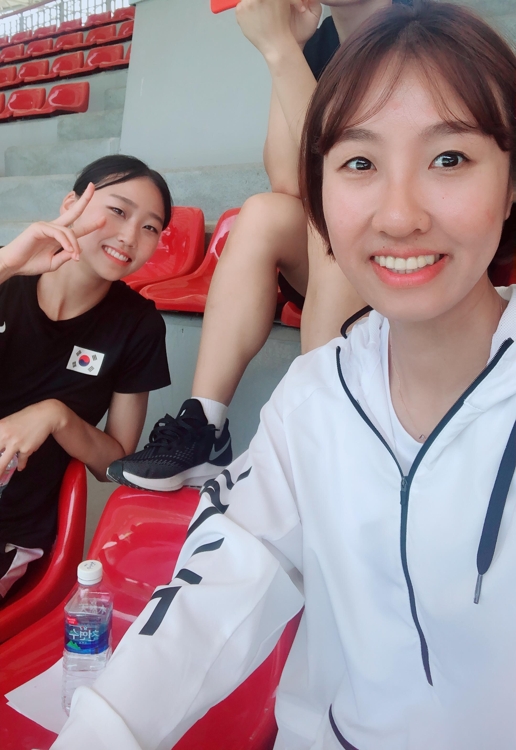 육상 유망주 양예빈(왼쪽)과 김은혜 코치
