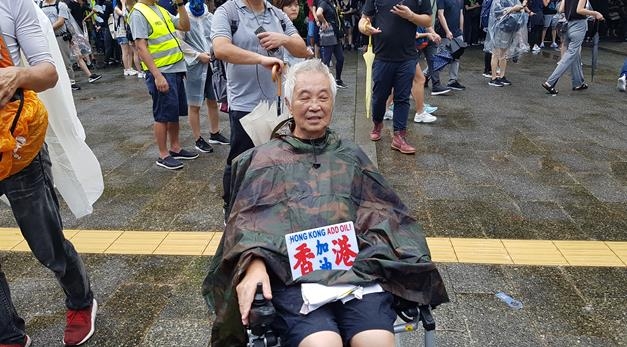 31일 송환법 반대 시위에 참가한 홍콩 노인