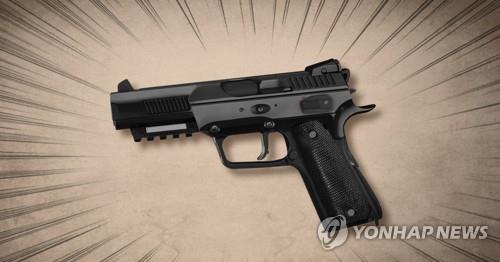 美 앨라배마서 고교 풋볼경기 중 총격 사건…최소 10명 부상 - 1
