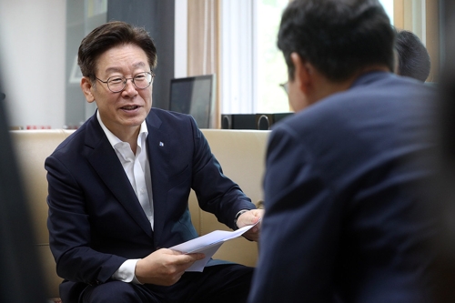노인복지시설 방문한 이재명 지사