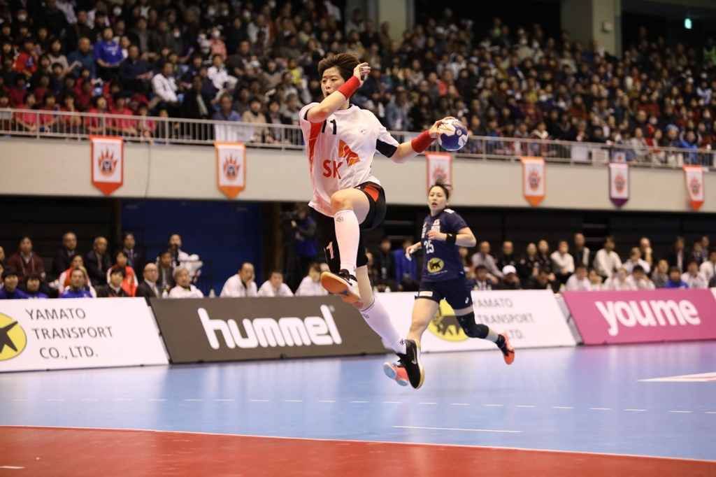 2018년 아시아선수권 결승 일본전에서 슛을 던지는 류은희. 