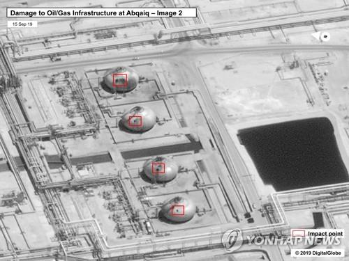 14일 공격받은 사우디 석유시설 저장 탱크