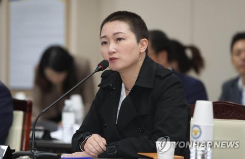 이언주 "진척 없이 불공정하게 진행" 자갈마당 경찰 유착 수사 지적