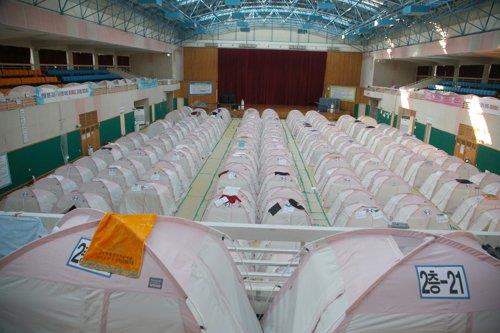 포항지진 2년째, 흥해실내체육관 이재민 텐트