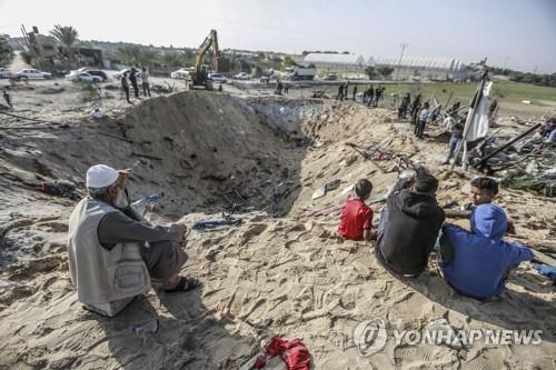 이스라엘의 공습에 일가족 8명이 폭사한 가자지구 양철 집터[dpa=연합뉴스]