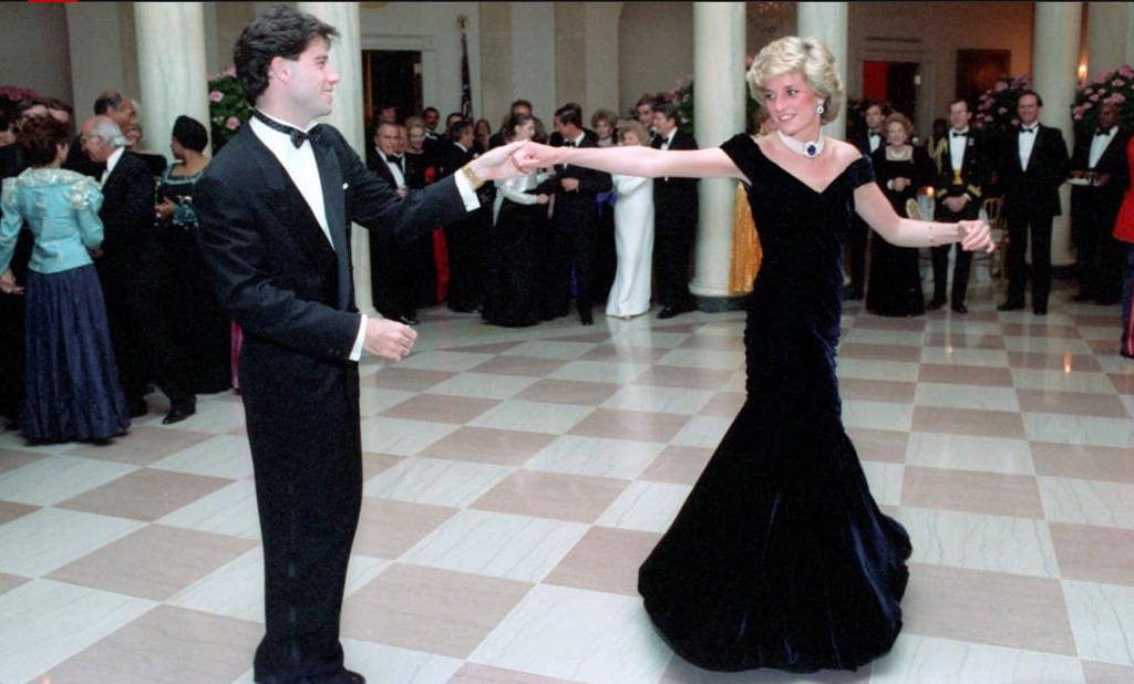 1985년 11월 백악관 국빈만찬에서 춤추는 다이애나 왕세자비와 배우 존 트라볼타