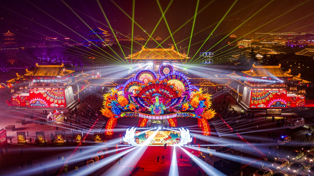 The night view of Xi'an New Year Lantern Festival at the Lotus palace of Tang Dynasty.