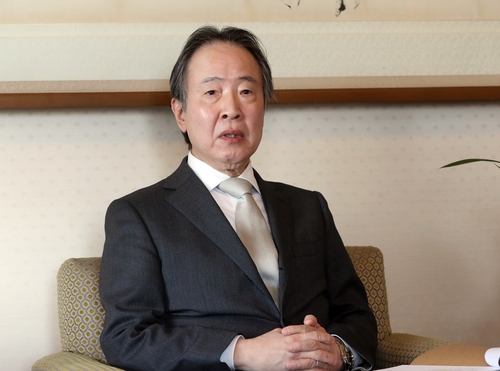 연합뉴스와 인터뷰 하는 도미타 고지 일본대사