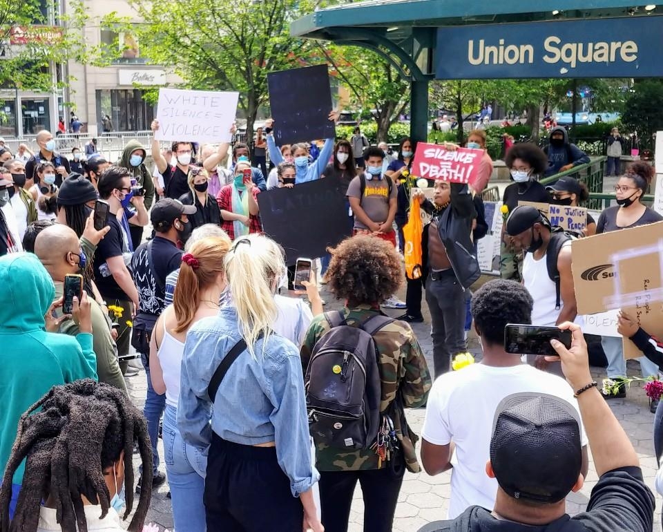 뉴욕 유니온스퀘어의 인종차별 항의 시위