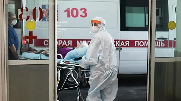 러시아 코로나19 환자 이송 모습