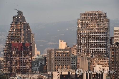 레바논 베이루트 폭발로 훼손된 건물들.