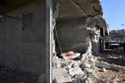 이스라엘의 공습으로 파괴된 시리아 중부 하마 주(州)의 주책