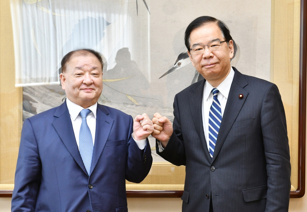 강창일 대사와 시이 가즈오 일본 공산당 위원장