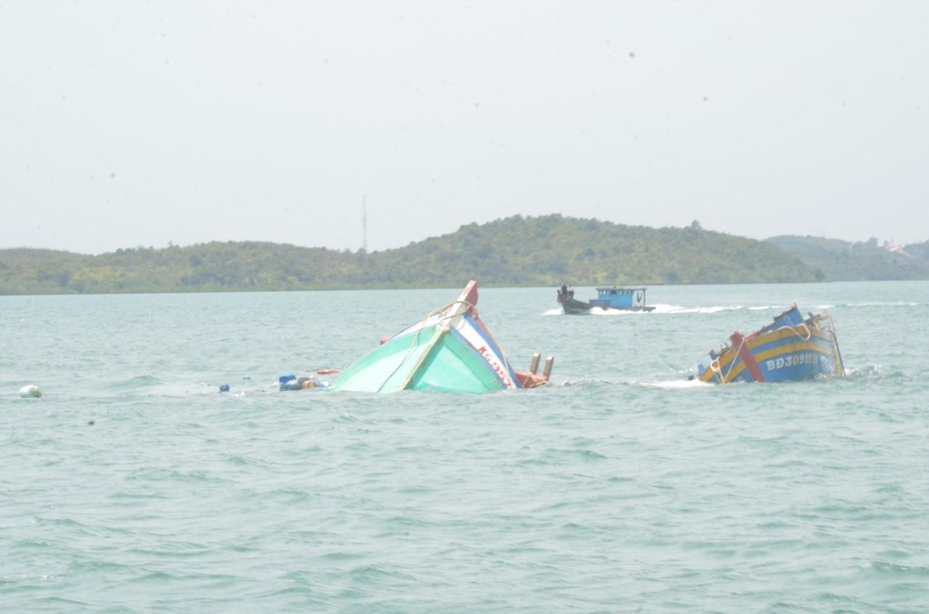 인도네시아, 불법조업 베트남·말레이 어선 10척 침몰시켜