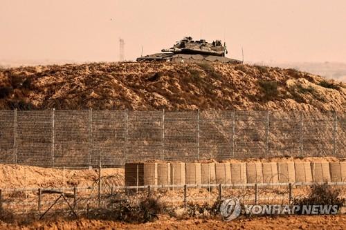 가자지구 분리장벽 인근에 배치된 이스라엘군의 탱크