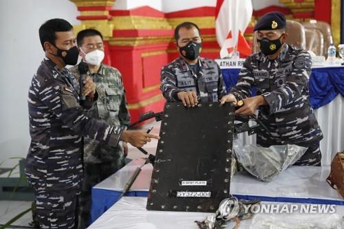 인니 침몰 잠수함 인양 작전 시작…중국이 지원
