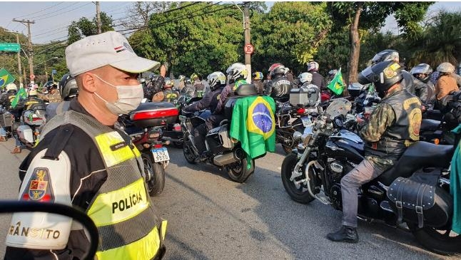 브라질 대통령, 상파울루서 오토바이 행진