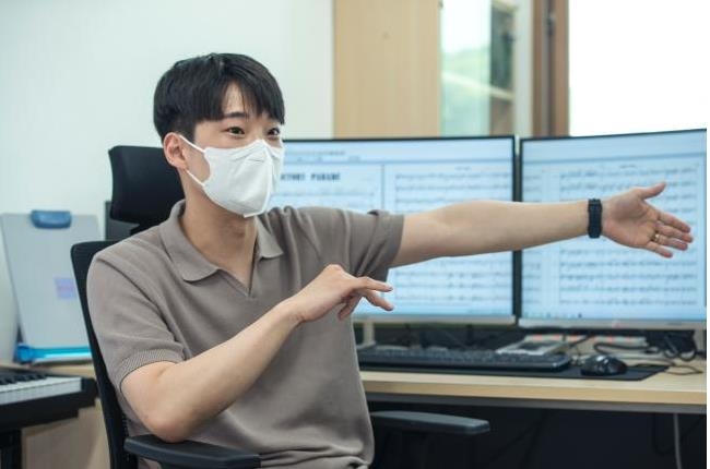 새 행진곡 '빅토리 퍼레이드' 제작 조성인 예비역 병장