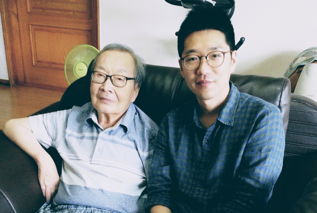 고 김성환 화백(왼쪽)과 김상규 박사