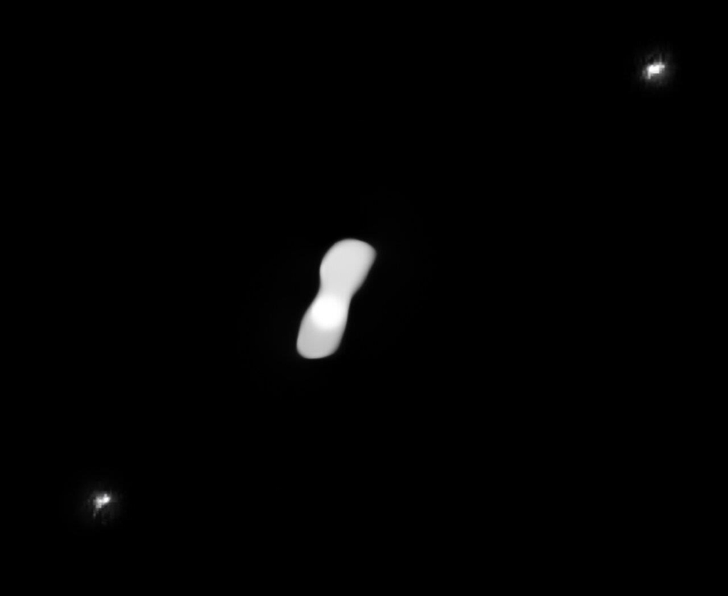 '개뼈' 클레오파트라 소행성과 두 위성 