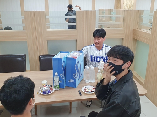 미담이 전해지자 쑥스러워 하는 오승환