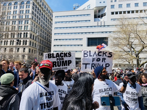 트럼프를 지지하는 흑인 시위대