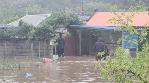 마을침수·주민 실종…어린이날 폭우에 경남서 잇단 피해