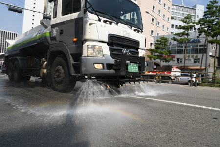 서울 중구, 불덩이 도심 식히기에 물 7천238톤 뿌려 - 1