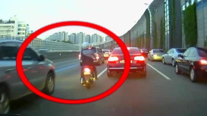 고속도로 오토바이 불법 주행…"안전 위협"