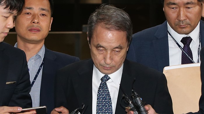 '가습기 살균제' 신현우 전 옥시 대표 징역 7년…존리 무죄