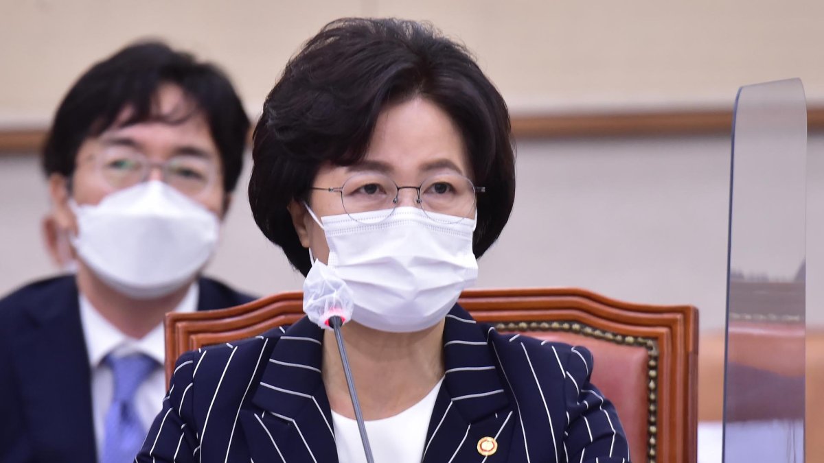 추미애 "죄 없는 사람 잡겠다"…野 "국회 조롱" 반발