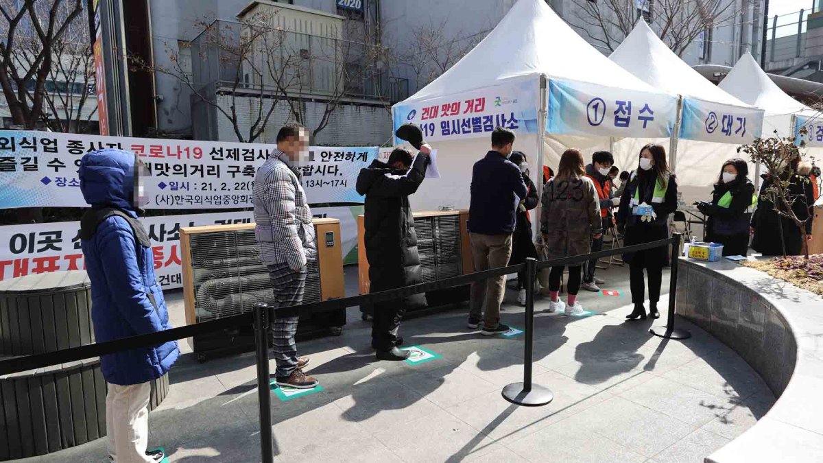 어제 오후 9시까지 385명 확진…다시 400명대 예상