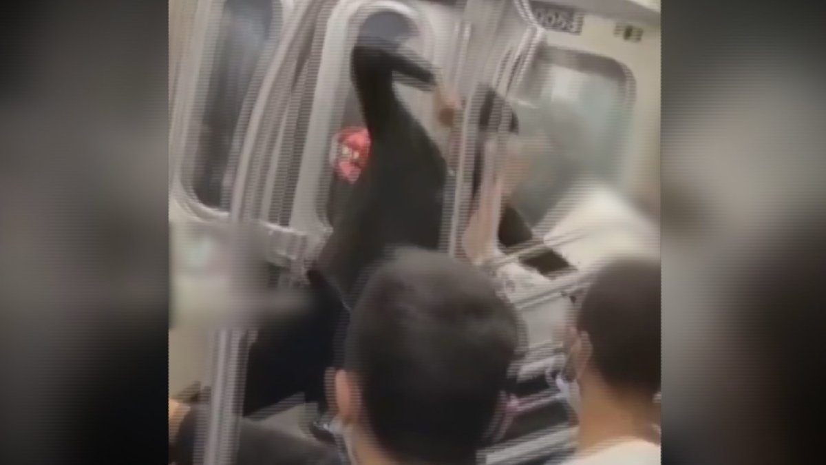 "美뉴욕 증오범죄 대부분 정신이상자 소행"…체포 전력